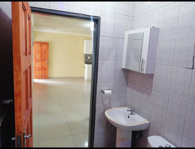 1 bed property to rent in WINCHESTER HILLS